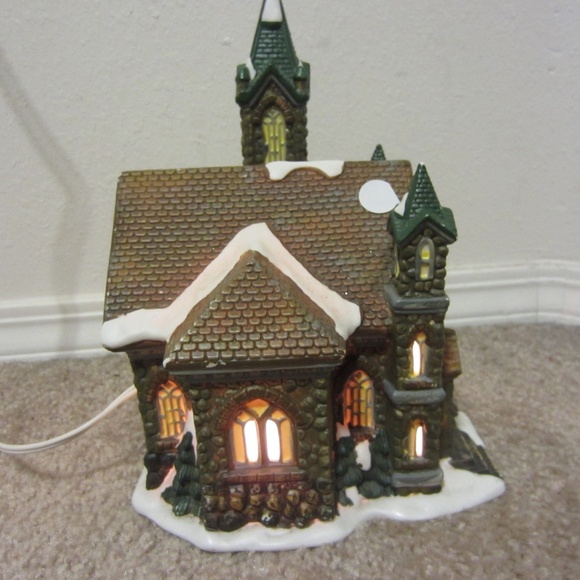 Santa's Workbench Stoneybridge Church 2003 Victorian Series Christmas with light - Picture 1 of 12
